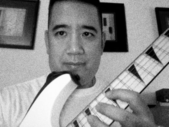 ps_guitar_bw